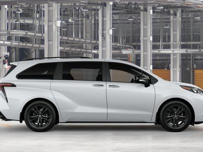 2026 Toyota Sienna — photo 12 view
