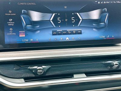 2026 BMW X5 — photo 13 view