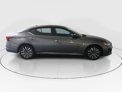 2025 Nissan Altima - Photo 8