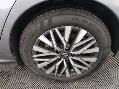 2025 Nissan Altima - Photo 10