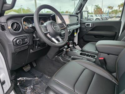 2026 Jeep Wrangler — photo 13 view