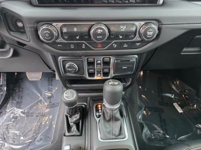 2026 Jeep Wrangler — photo 15 view