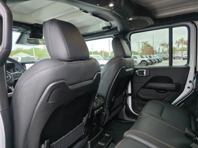 2026 Jeep Wrangler — photo 9 view