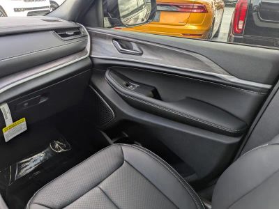 2026 Jeep Grand Cherokee — photo 18 view