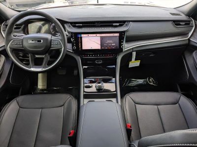 2026 Jeep Grand Cherokee — photo 16 view