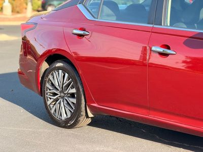 2024 Nissan Altima 2.5 SV - Photo 9