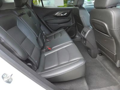 2024 GMC Terrain — photo 13 view