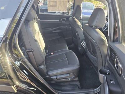 2025 Kia Sorento — photo 11 view