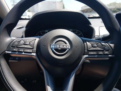 2025 Nissan Altima — photo 12 view
