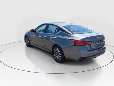 2025 Nissan Altima — detail view