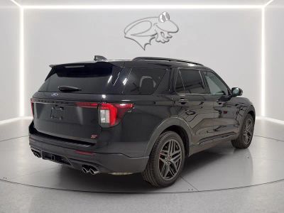 2025 Ford Explorer — detail view