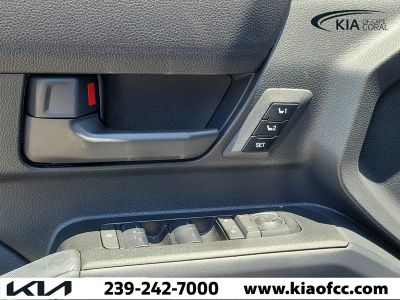 2025 Toyota 4Runner — photo 27 view