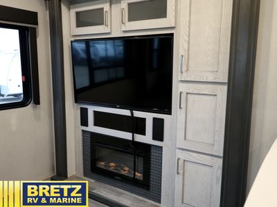 2022 Keystone RV Montana High Country - Photo 11