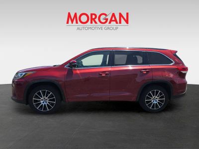 2018 Toyota Highlander — engine compartment view