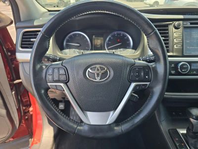 2018 Toyota Highlander — photo 25 view