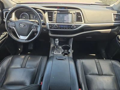 2018 Toyota Highlander — photo 9 view
