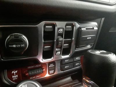 2024 Jeep Wrangler 4xe - Photo 23
