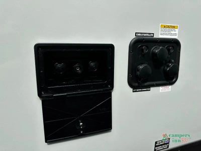 2026 Forest River RV Rockwood Ultra Lite — photo 14 view
