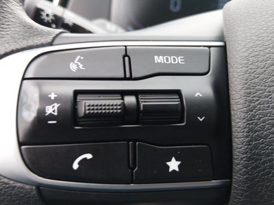 2025 Kia Sportage — photo 12 view