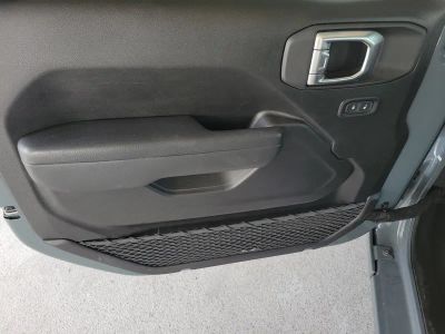 2026 Jeep Wrangler — photo 13 view