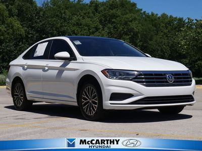 2020 Volkswagen Jetta BU33NS — front three-quarter view