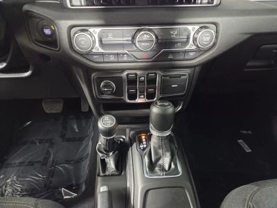 2026 Jeep Wrangler — photo 19 view