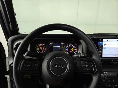 2026 Jeep Wrangler — photo 14 view