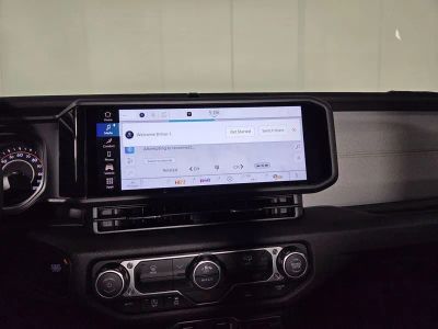 2026 Jeep Wrangler — photo 18 view