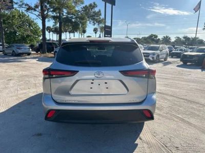 2024 Toyota Highlander — photo 18 view