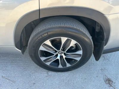2024 Toyota Highlander — photo 21 view