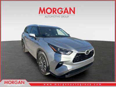 2024 Toyota Highlander XLE in Celestial Silver Metallic — front three-quarter view