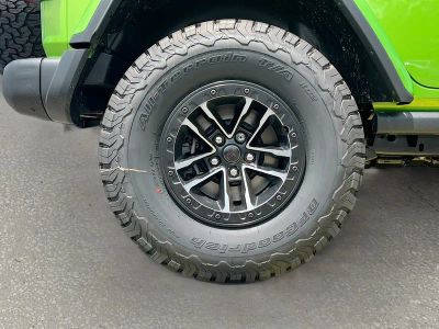 2026 Jeep Wrangler — photo 30 view