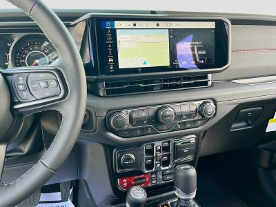 2026 Jeep Wrangler — photo 15 view