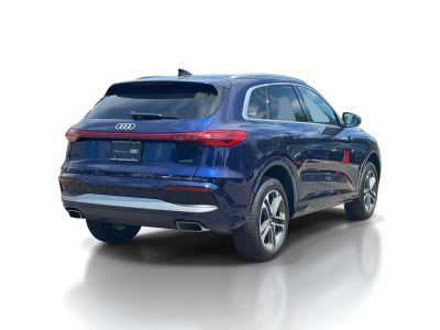 2025 Audi Q5 — interior view