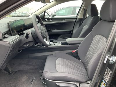 2026 Kia K5 — photo 9 view