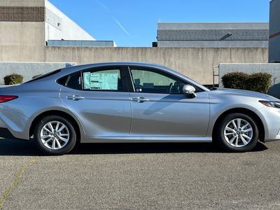 2026 Toyota Camry - Photo 8