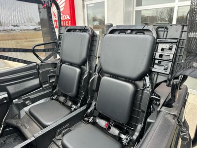 2025 Honda Pioneer 1000-5 Deluxe - Photo 11