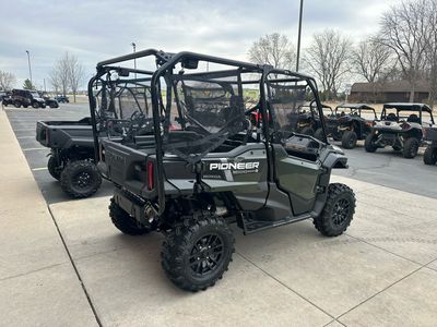 2025 Honda Pioneer 1000-5 Deluxe - Photo 6