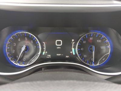 2024 Chrysler Pacifica — photo 14 view