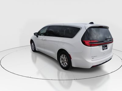 2024 Chrysler Pacifica — detail view