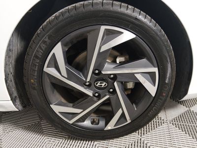 2024 Hyundai Elantra — photo 10 view