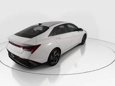 2024 Hyundai Elantra — photo 7 view