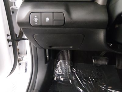 2024 Hyundai Elantra — photo 13 view