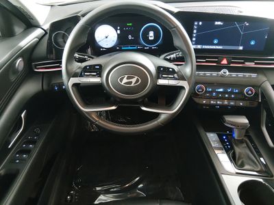 2024 Hyundai Elantra — photo 21 view