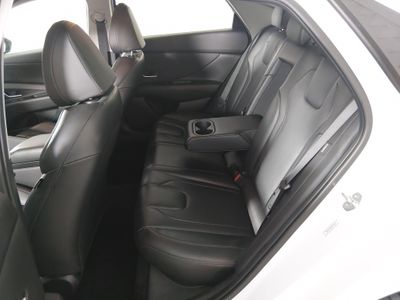 2024 Hyundai Elantra — photo 19 view