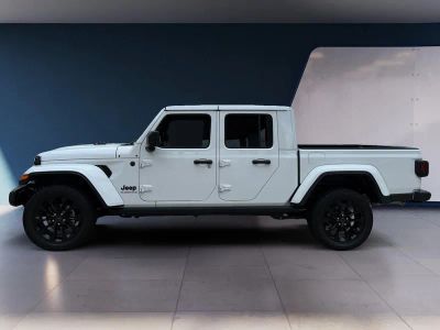 2024 Jeep Gladiator — side profile view