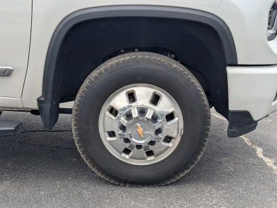 2024 Chevrolet Silverado 3500HD — photo 12 view