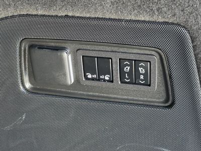 2023 Cadillac Escalade - Photo 15