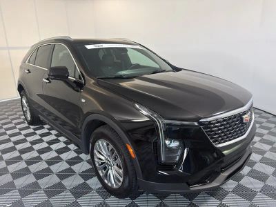 2025 Cadillac XT4 — detail view