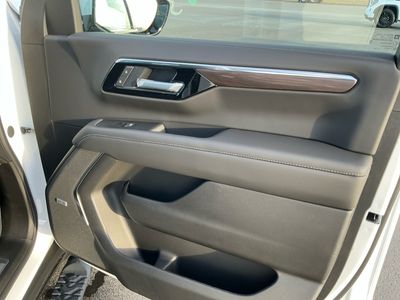 2026 Chevrolet Tahoe - Photo 21